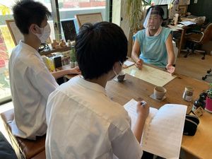 静岡東高校1年生2名による職業人インタビュー