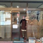 KWATEMAEさんの店舗外観と店長