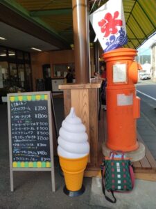 フルーツソフト＆フルーツかき氷「ヨシダストアーの小屋」